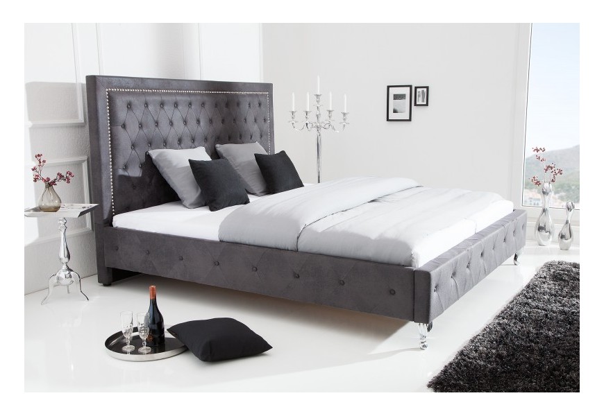 Luxusní chesterfield manželská postel Caledonia s tmavě šedým sametovým potahem 180x200cm
