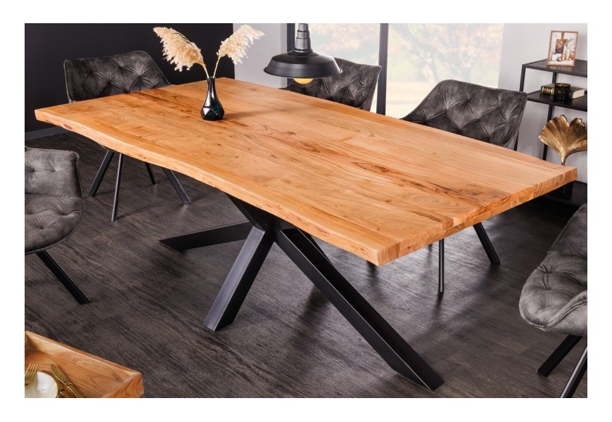 Industriální hnědý obdélníkový jídelní stůl Akante s černou kovovou podstavou a masivní vrchní deskou v provedení akácie