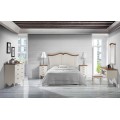 Provence ložnice zařízená luxusním nábytkem z kolekce Antibes v krémové bílé barvě