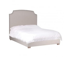 Retro stylová manželská postel Acara s béžovým potahem s páskovým vzorem a dřevěnými nožičkami 163cm