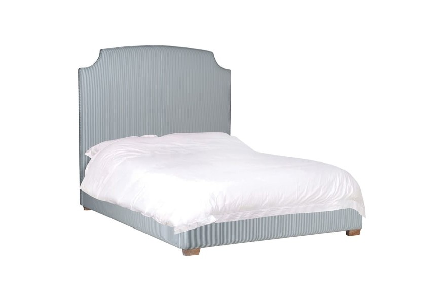 Retro manželská postel Acara s vysokým vykrojeným čelem as potahem v modré barvě s bílými proužky