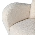 Boucle designové křeslo Carmilla v bílé barvě s o zaobleným opěradlem a područkami 89cm