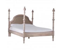 Luxusní vintage manželská postel Nature ze světle hnědého masivního dřeva s rustikálním vyřezáváním