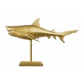 Zlatá designová dekorace žralok Perry z kovové slitiny na podstavci 68cm