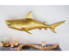 Designová zlatá nástěnná dekorace žralok Perry z kovové slitiny