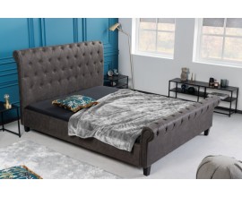 Moderní manželská postel Gambino s tmavě šedým Chesterfield čalouněním a černými dřevěnými nožičkami 225cm