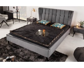 Designová šedá manželská postel Alva v retro sametovém provedení s černými nožičkami 215cm