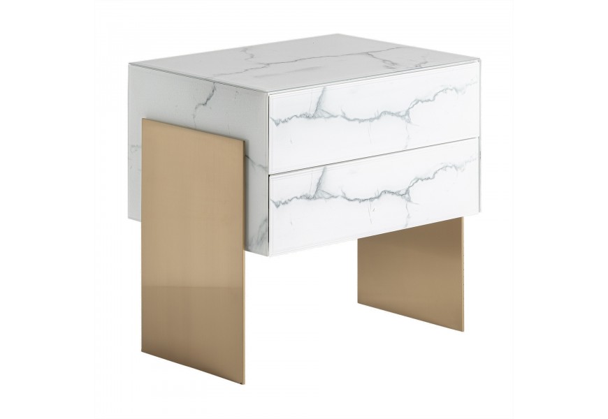 Moderní noční stolek Neva Marble s art deco bílým mramorovým vzhledem ke dvěma nožičkám z kovu ve zlaté barvě