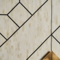 Art deco glamour barová skříňka Anisa s černou kovovou konstrukcí a bílými dvířky s intarzií bone inlay 161cm