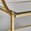 Luxusní art-deco noční stolek Amuny s kovovou konstrukcí ve zlaté barvě s otevřenými poličkami 84cm
