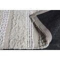 Etno bavlněný koberec Lamby ve tvaru obdélníku v krémové slonovinové barvě s protkáváním