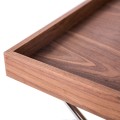Dřevěná vrchní deska příručního stolku Vita Naturale obohacená o dýhování pro přírodní nádech