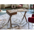 Inovativní design stolku Vita Naturale se šikmými liniemi vytváří moderní sofistikovaný vzhled
