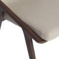 Jedinečná židle Vita Naturale s masivní dřevěnou konstrukcí a koženkovým čalouněním v barvě norka