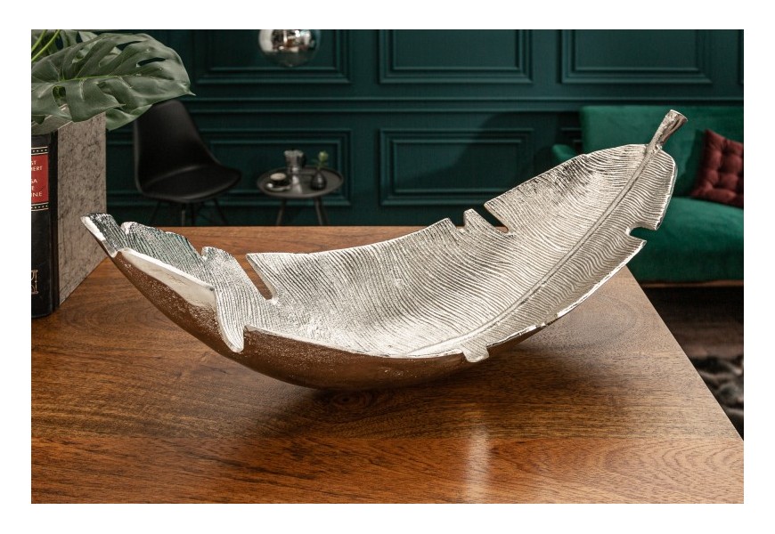 Designová stříbrná mísa Laurel ve tvaru listu z kovové slitiny s detailním zdobením