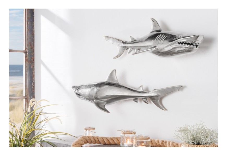 Designový set dvou nástěnných sošek žralok Perry z kovové slitiny ve stříbrné barvě