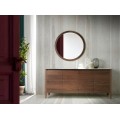 Italský design kulatého zrcadla Vita Naturale perfektně doplní dřevěný moderní nábytek