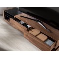 Hnědá elegantní povrchová úprava dýhovaného dřeva na moderním luxusním TV stolku Vita Naturale