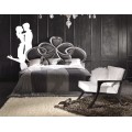 Exkluzivní manželská postel Alegro se stříbrným ozdobným čelem a koženým čalouněním