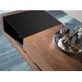 Zamilujte se do moderního nábytku s luxusním konferenčním stolkem Vita Naturale z hnědé ořechové dýhy