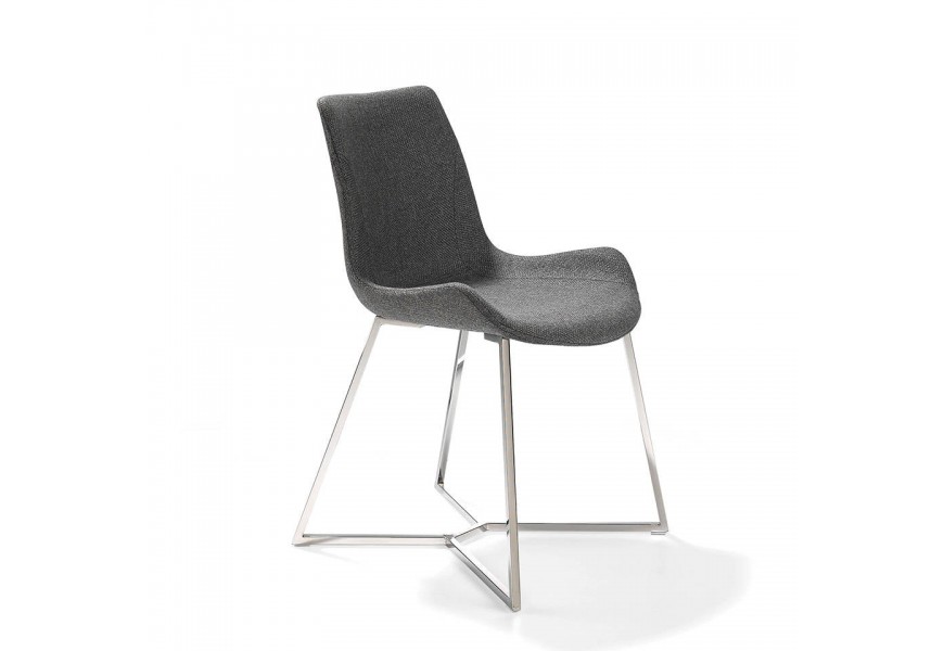 Designová jídelní židle Urbano v šedém textilním čalounění s překříženými chromovými nožičkami
