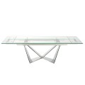 Nádech avantgardního stylu jídelního stolu Urbano je dosažen díky kombinaci praktické skleněné desky a chromové podstavy