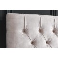 Luxusní chesterfield manželská postel Kreon se světlým sametovým potahem v barvě šampaňského 180x200cm