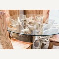 Exkluzivní etno jídelní stůl Haruki z teakového dřeva s kulatou skleněnou deskou 150cm