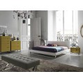 Kombinace zářivých barev s bílým provedením postele Forma Moderna krásně oživí Vaši ložnici