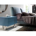 Luxusní moderní noční stolek Forma Moderna disponuje možností volby barevného provedení lakovaného povrchu