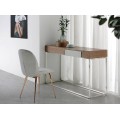 Konzolový stolek Forma Moderna svým univerzálním provedením vynikne i jako toaletní stolek