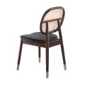 Unikátní vzhled a italský design jídelní židle Forma Moderna je dosaženo díky masivní konstrukci