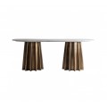 Designový art deco jídelní stůl Lezey se zlatým kovovýma nohama a skleněnou deskou