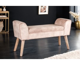 Elegantn&iacute; modern&iacute; lavice Karen s b&eacute;žov&yacute;m sametov&yacute;m potahem a hněd&yacute;mi nožičkami z masivu