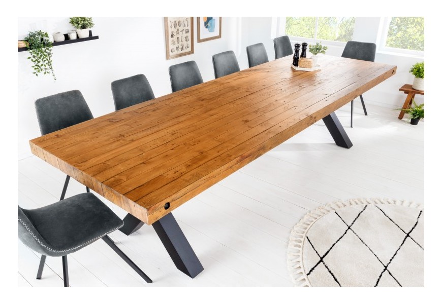 Moderní masivní jídelní stůl Freya hnědé barvy s černýma kovovými nohama do x