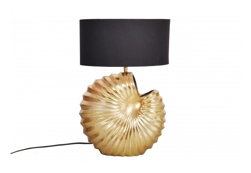 Stylová stolní lampa Alexa se zlatou kovovou podstavou ve tvaru mušle as kulatým černým stínítkem