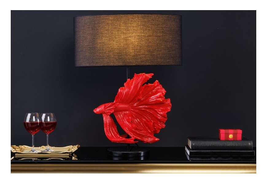 Stylová stolní lampa Sidoria s červenou podstavou z pryskyřice ve tvaru ryby as kulatým černým stínítkem