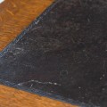 Klasická knihovna Strussi v tmavěhnědém provedení z dřevěného masivu na nožičkách se sekretářem 215cm