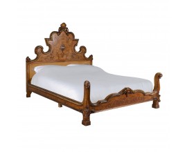 Manželská barokní postel Beliamiss v hnědém koňakovém provedení s bohatým zdobením a vyřezáváním 210cm