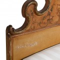Manželská barokní postel Beliamiss v hnědém koňakovém provedení s bohatým zdobením a vyřezáváním 210cm