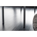 Černé kovové nožičky stylové lavice Soreli s práškovým nástřikem vytvoří ve vašem domově industriální nádech
