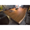 Masivní industriální jídelní stůl Mammut z akáciového dřeva v přírodní hnědé barvě na černých nohách z kovu