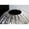 Glamour váza Galactic bankovitého tvaru s tepáním a strukturovaným povrchem ve stříbrné lesklé barvě
