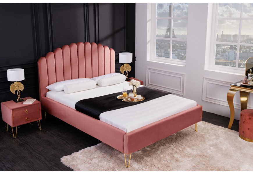 Glamour manželská postel Bentley v růžovém provedení se sametovým prošívaným čalouněním