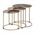 Art deco set tří příručních stolků Avery se zlatou kovovou konstrukcí a mramorovou kulatou deskou