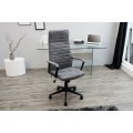 Designová kancelářská židle Lazio s tmavě šedým čalouněním, vysokým opěradlem a nastavitelnou výškou