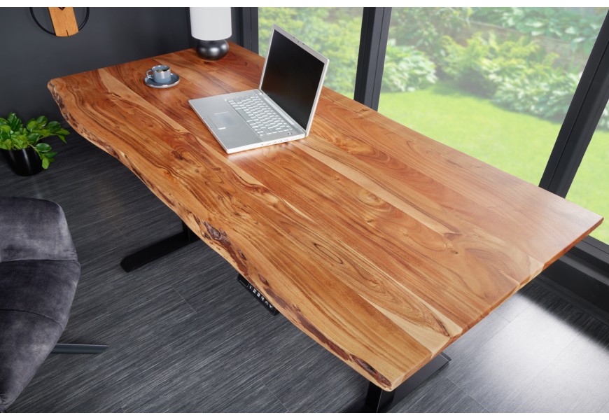 Masivní výškově nastavitelný psací stůl Mammut z akáciového dřeva s černými matnými kovovými nožičkami v industriálním stylu