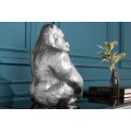 Luxusní dekorační soška gorily Wilde v koloniálním stylu stříbrná 43 cm