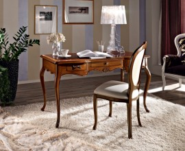 Luxusní barokní pracovní židle Heriss s béžovým čalouněním na opěradle i sedáku z masivního dřeva v hnědé barvě