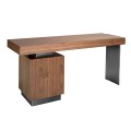 Kombinace dřeva a leštěné oceli stolu Vita Naturale dodá italský design s nádechem industriálního stylu